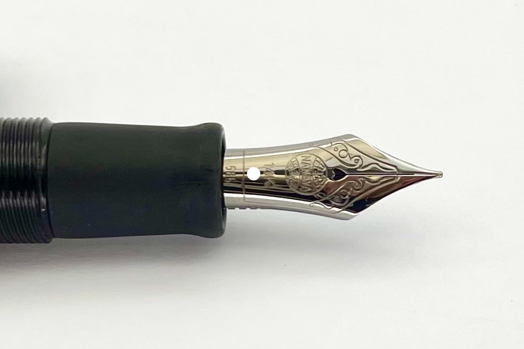 NakayaPiccoloWriterBlackHairlineFountainPen_L